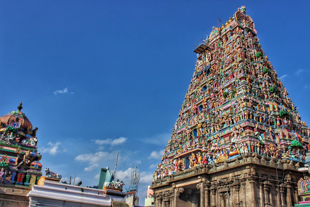 One of the oldest temples in Chennai, Kapaleeshwar Temple is an architectural marvel that dates back to the 7th century