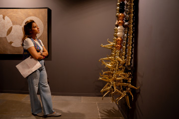 Visitors at IAF EDI+IONS Ahmedabad. Image Courtesy of India Art Fair.